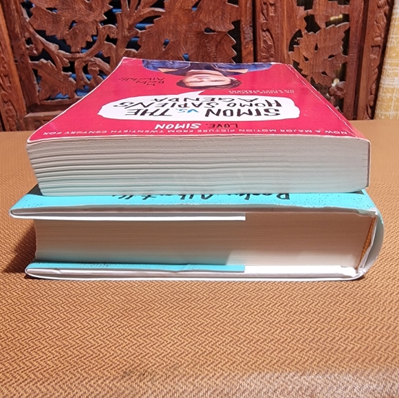 2 Becky Albertalli Books Simon vs. The Homosapiens Agenda and Leah on the Beat - Picture 8 of 14